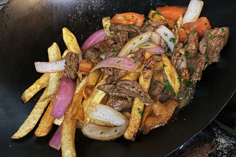 eating in machu picchu