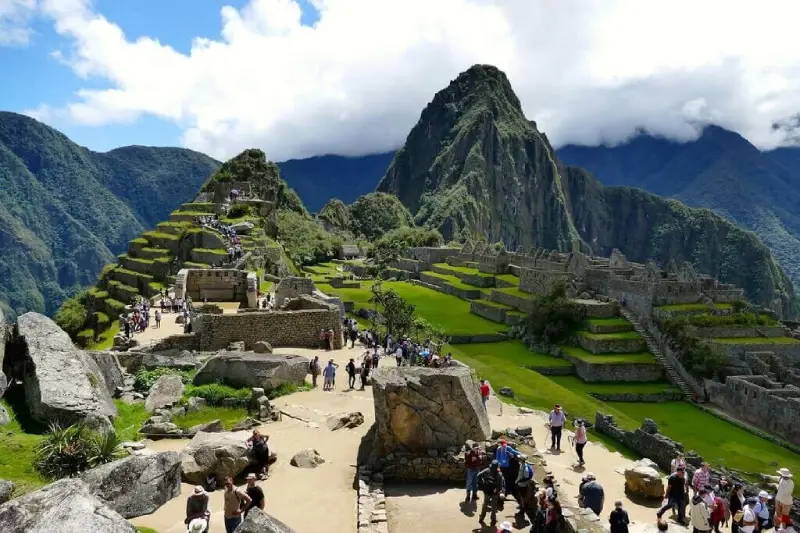 eating in machu picchu