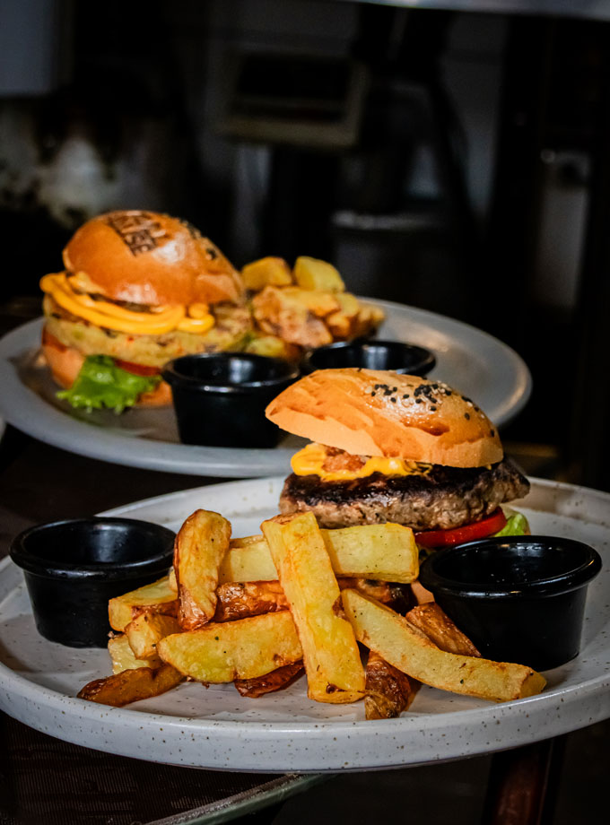 Burgers Full House Machu Picchu